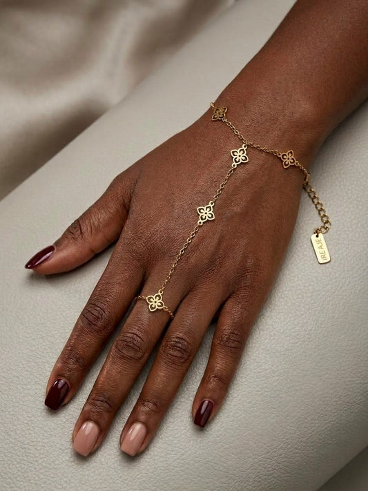 Bese Saka Hand Chain